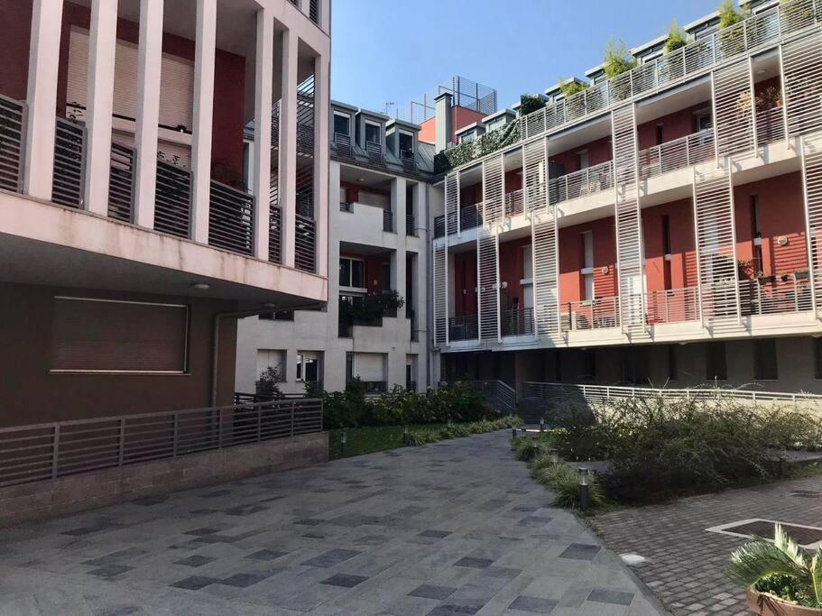 Comodo Bilocale Nuovo Milano Apartment Bagian luar foto