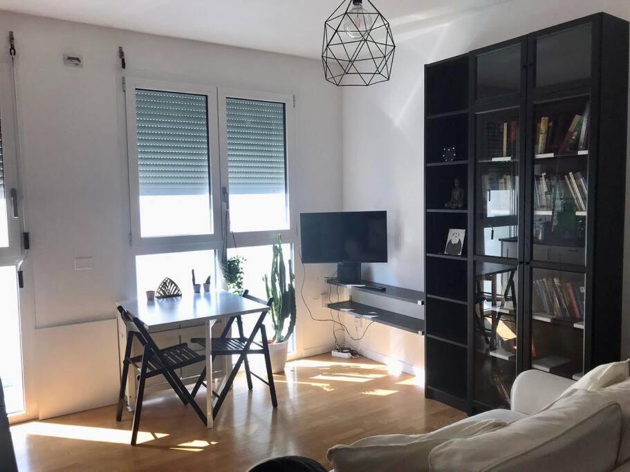 Comodo Bilocale Nuovo Milano Apartment Bagian luar foto